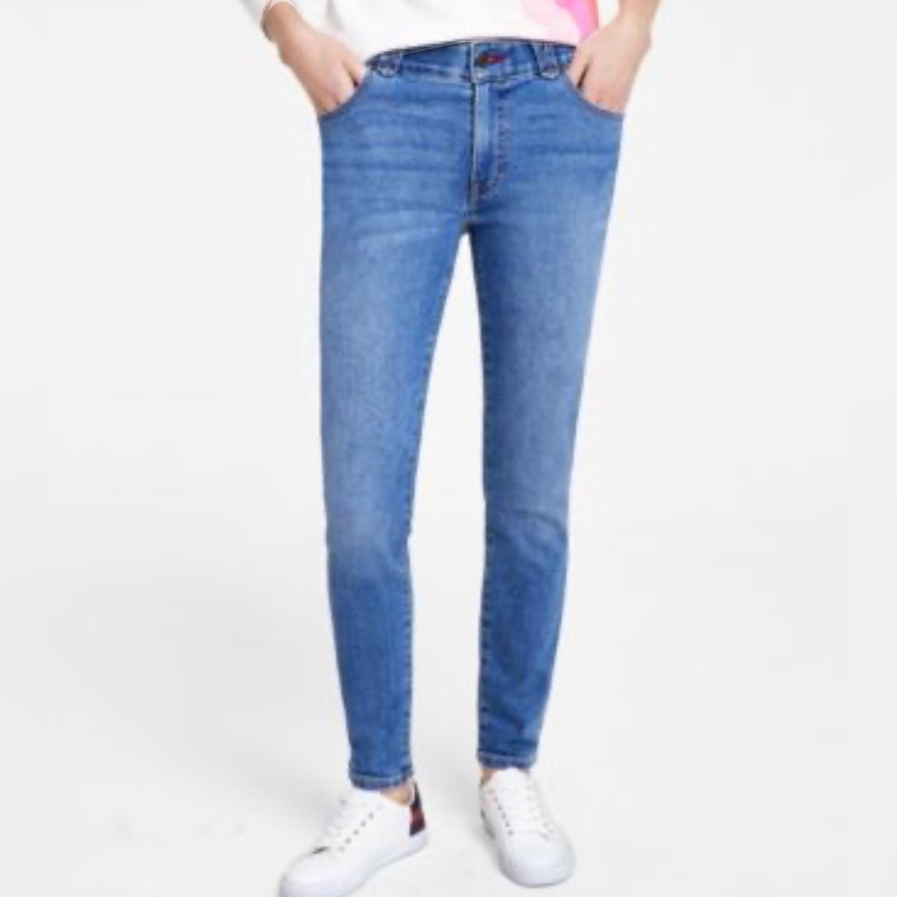 Tommy Hilfiger Women's Blue Jeans